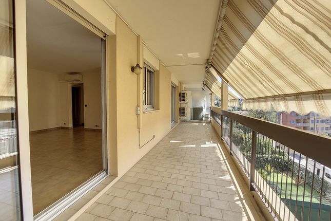 Thumbnail Apartment for sale in Vence, Provence-Alpes-Cote D'azur, 06, France