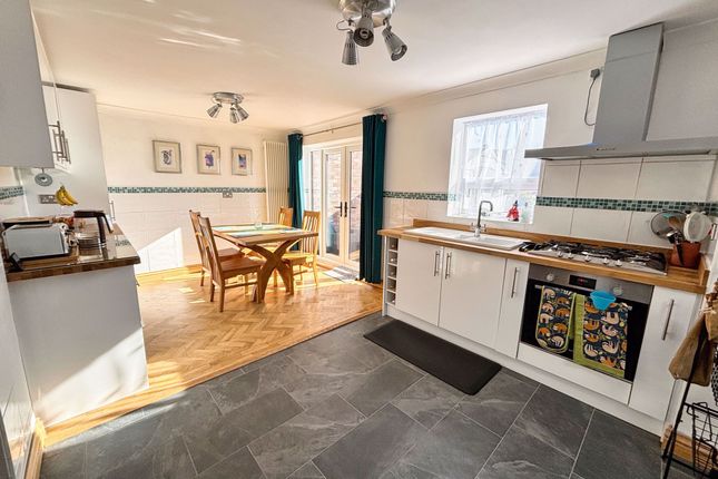 25 Sandymeers, Porthcawl photo 2