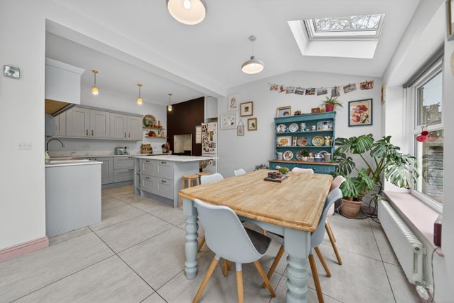14, Newlaithes Road, Leeds photo 3