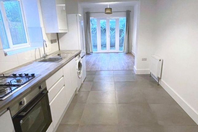 62a, Fermoy Road, London photo 2