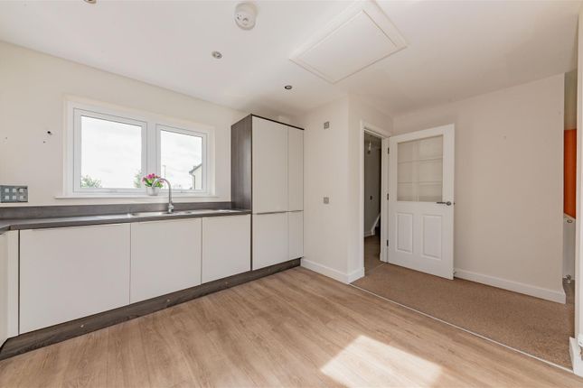 8, Grayfaulds Road, Dundee photo 5