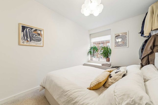 Flat for sale in Pritchards Road, London