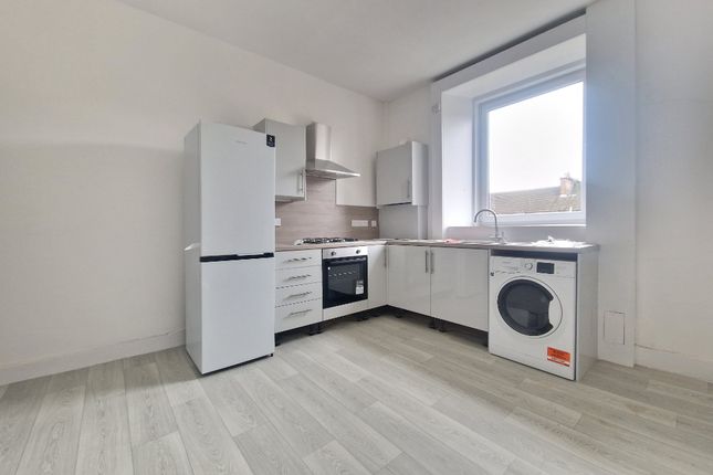 Flat to rent in Annette Street, Crosshill, Glasgow