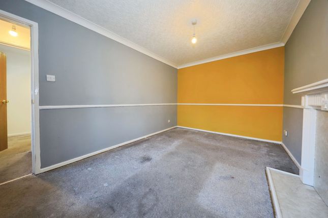 33, Ambleside Close, Bilston photo 4