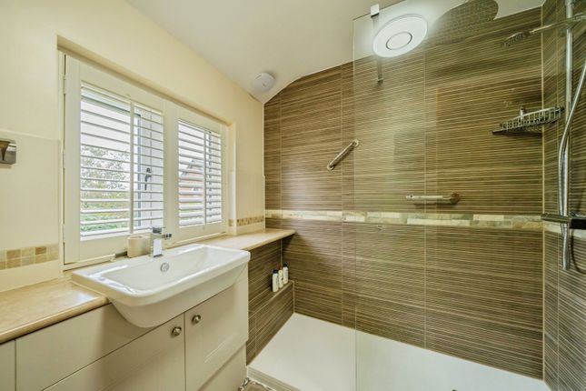 247, Southworth Lane, Warrington photo 4