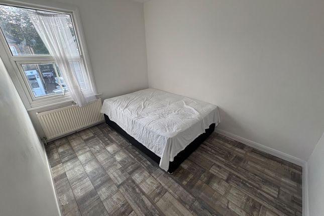 Eastfield Road, Slough photo 4