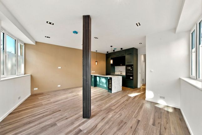 2-bed house on Church Lane, East Finchley, £2,750/mo