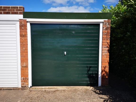 Parking/garage to rent in Shortlands Lane, Cullompton