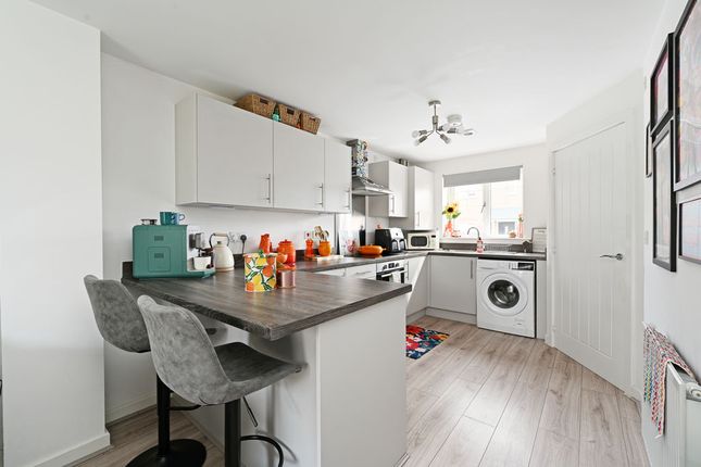 5, Hazel Close, Chesterfield photo 2