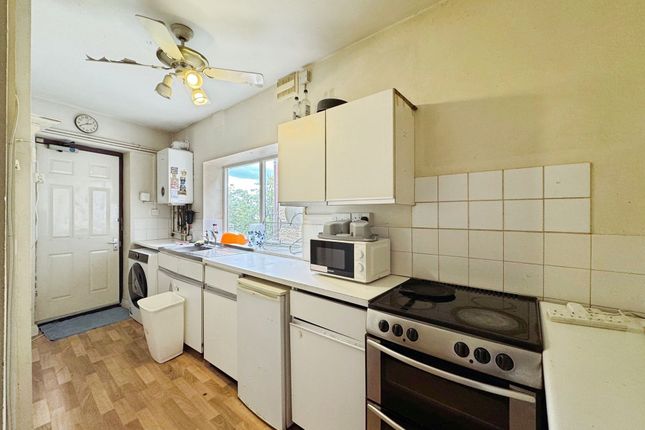 222 Harrow View, Harrow photo 3