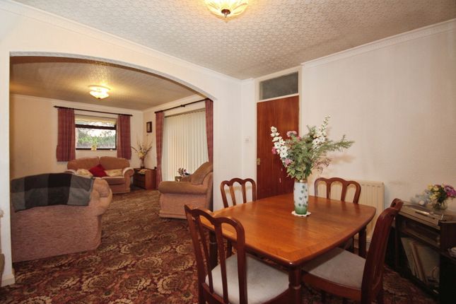 8, St. James Gardens, Bedworth photo 3