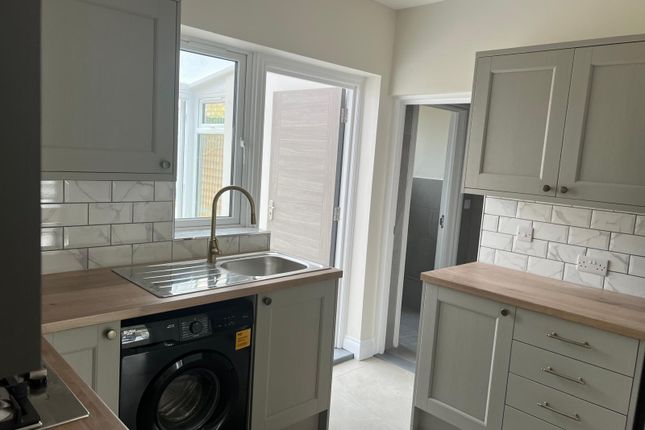 Two Bedroom House Close To Dagenham Heathway Station-1900 Pcm
