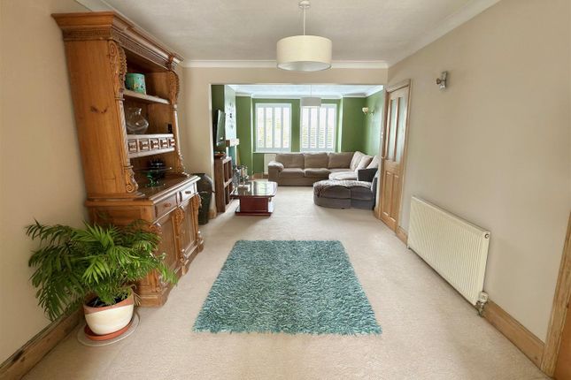 16, Gunton Church Lane, Lowestoft photo 3