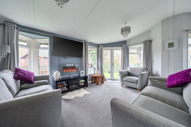 8 Swainswood Park,, Park Road, Swadlincote photo 3