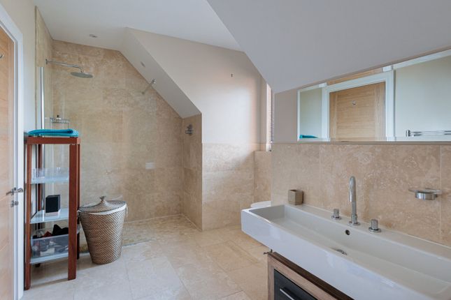 Jack &amp; Jill Bathroom