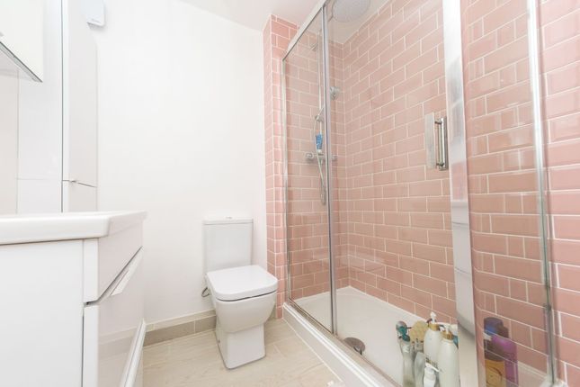 Town house for sale in Redbarn Close, Leeds