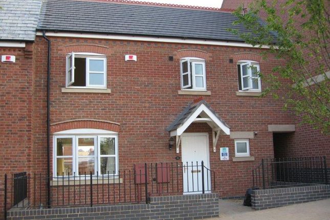 Town house to rent in Hallam Fields Road, Birstall, Leicester