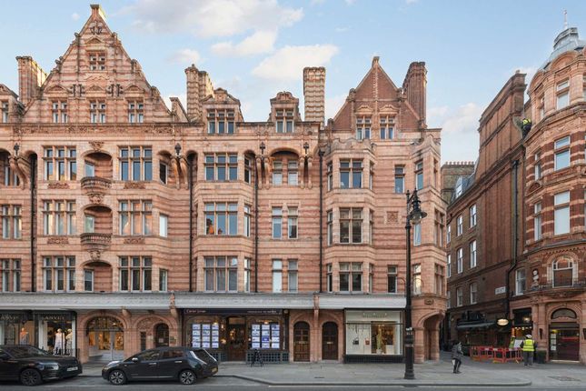 Thumbnail Flat to rent in Mount Street, London