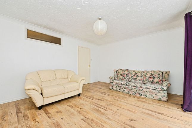 Flat 11, Churchill Court, Telford Close, King's Lynn photo 4