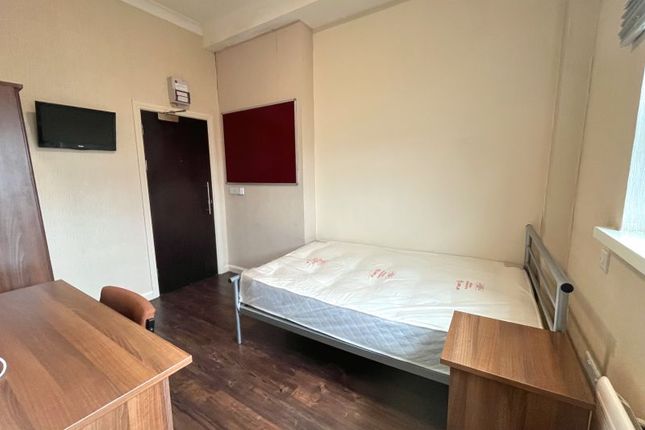 Flat 060, The Pack Horse, Nelson Square, Bolton photo 5