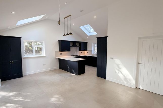 40, St. Johns Road, Farnborough photo 2
