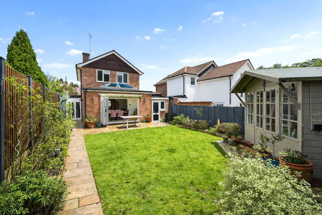 2, Whitehill Close, Surrey photo 2