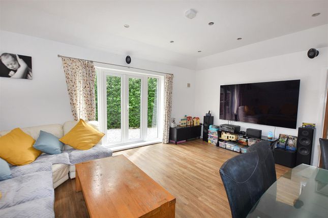 3, Windsor Place, Chili Road, Redruth photo 3