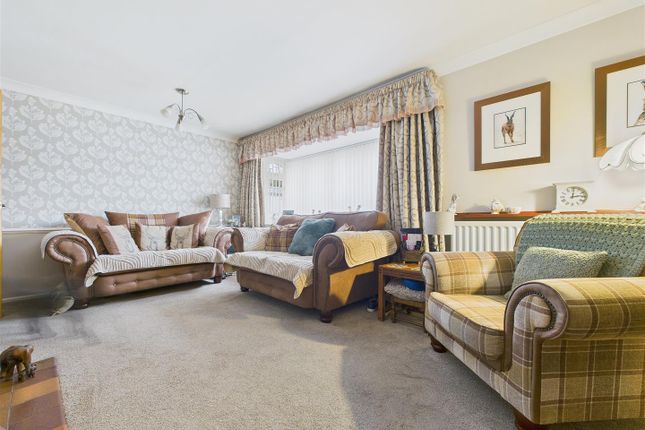 6, Hutchinson Close, Rugeley photo 4