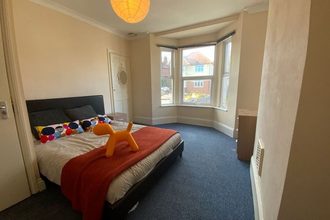 Room to rent in Totteridge Road, High Wycombe