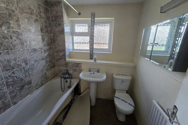 6, Dean Moor Road, STOCKPORT photo 5