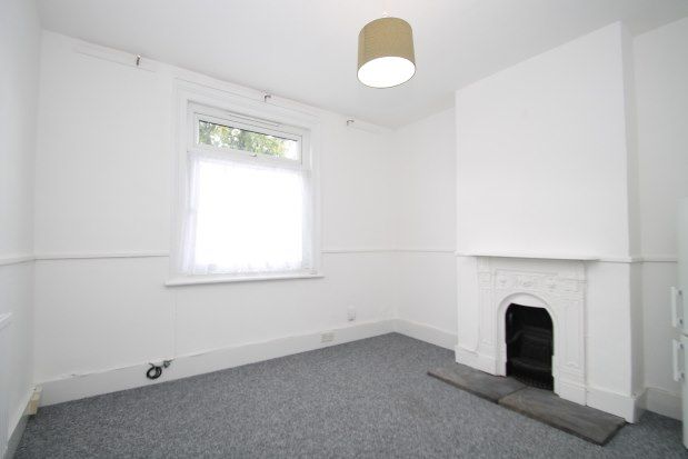 Thumbnail Property to rent in Newbury Road, Bromley