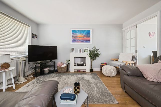 20, Kenilworth Drive, Eastleigh photo 2