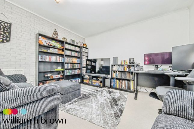 Flat 17, Shearwater House, Heron Way, HARWICH photo 3