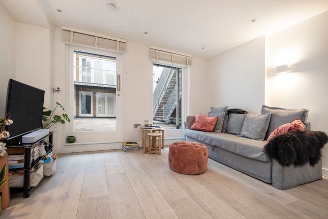 Thumbnail Flat to rent in William Iv Street, London