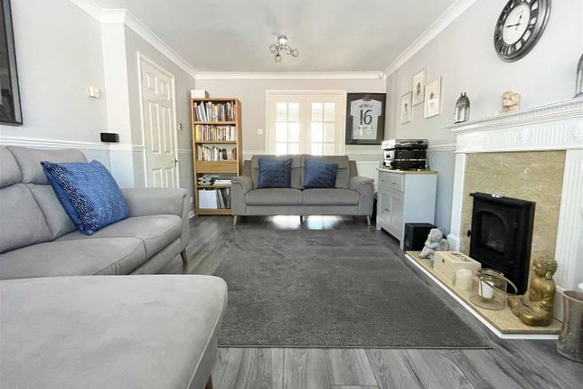 30, Anvil Way, Chelmsford photo 3