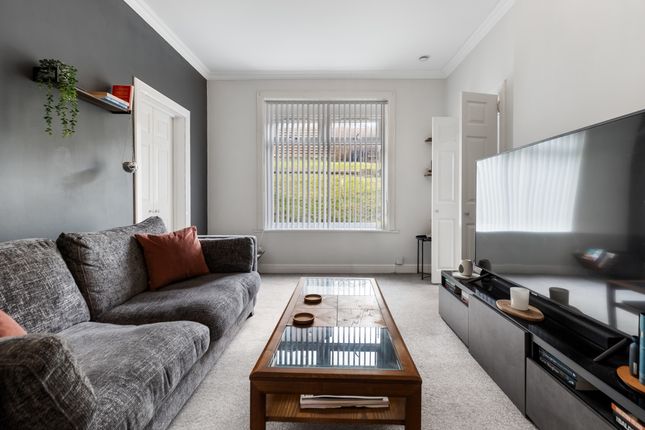 176, Curtis Avenue, Glasgow photo 2