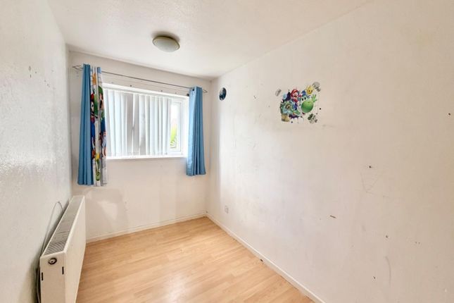 115, Kingfisher Drive, Smiths Wood photo 5