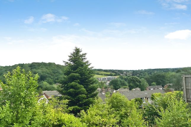 7, Ballington View, Leek photo 2