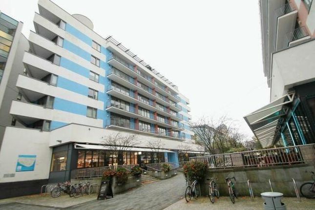 Flat to rent in Cathedral Walk, Bristol