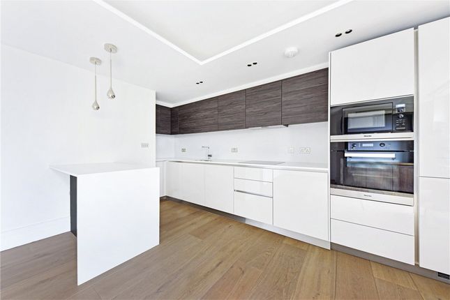 Flat to rent in Kensington Gardens Square, Bayswater