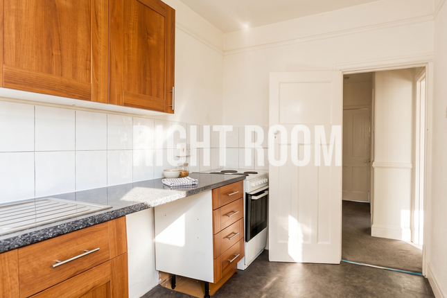14 Ampthill Road, Southampton photo 4