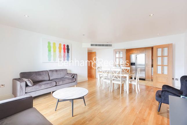 Flat to rent in Thames Point, Imperial Wharf