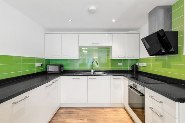 Flat for sale in Argyll Road, London