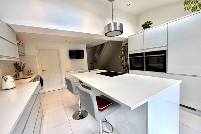 2 Doone Cottage, Ladygrove Road, Two Dales photo 3