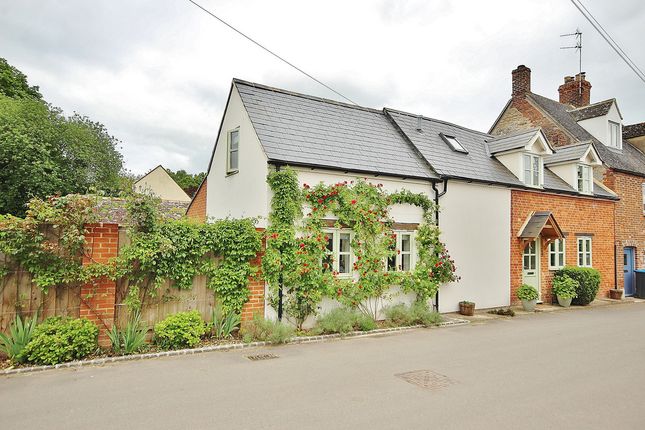 Thumbnail Cottage for sale in Chapel Lane, Northmoor