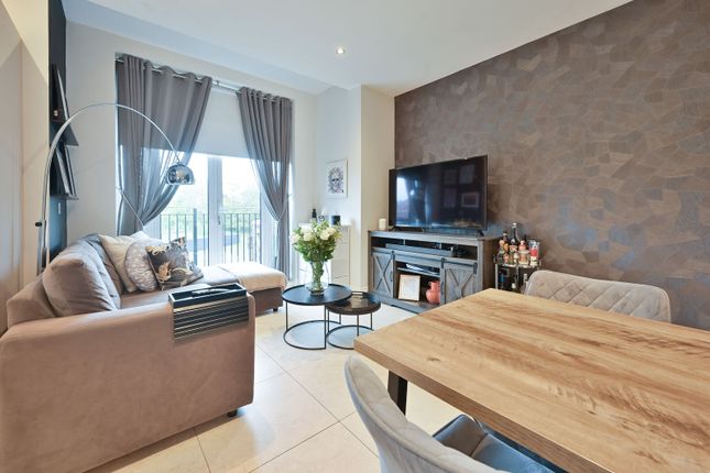 Queen Victoria House, Marlborough Drive, Bushey photo 4
