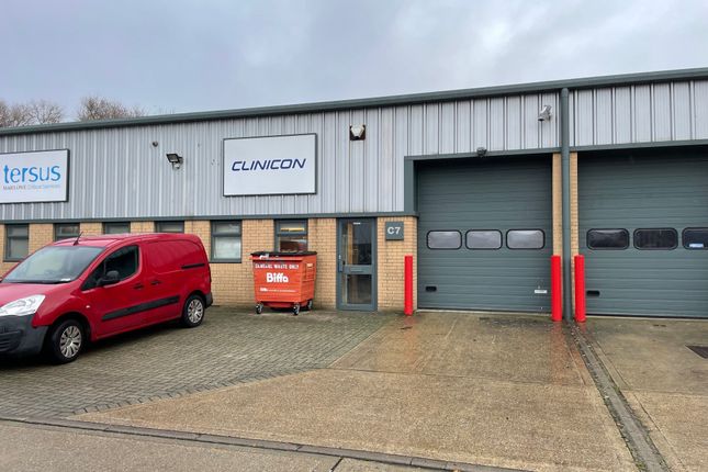 Warehouse to let in Evershed Way, Shoreham-By-Sea