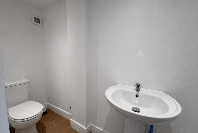 Flat 4, Eastbourne photo 4