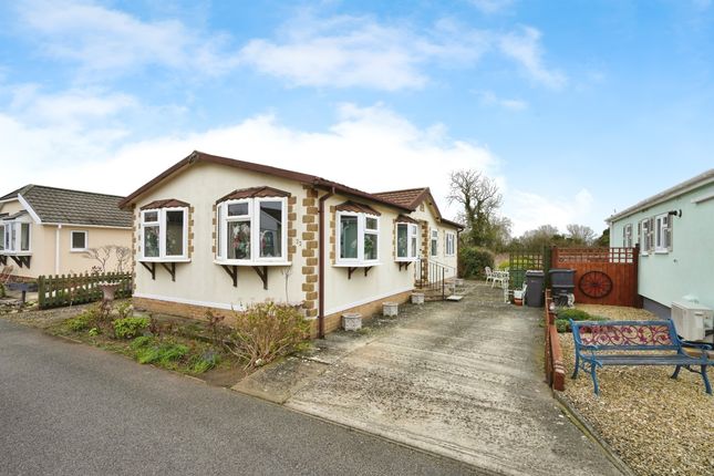 Mobile/park home for sale in Russett Avenue, St. Johns Priory, Lechlade