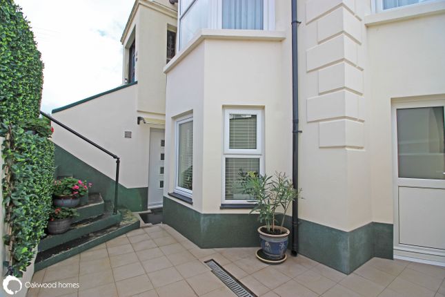 2-bed flat on 21B, Grange Road, Kent, £165,000